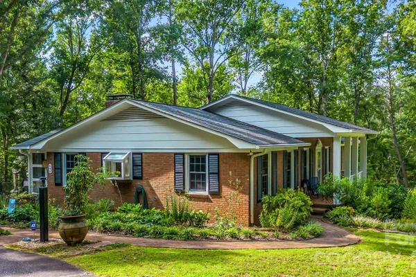 498 PLANTATION DR