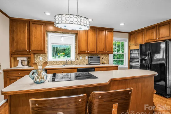 498 PLANTATION DR