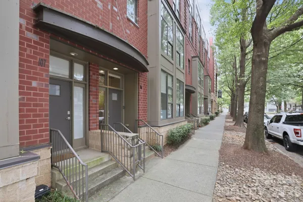 2125 SOUTHEND DR 106