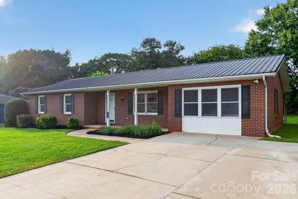 2504 ASHFORD DR