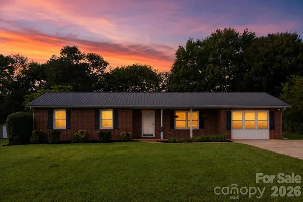 2504 ASHFORD DR