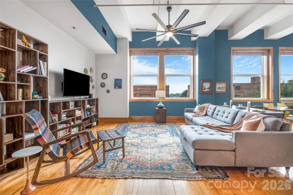 59 COLLEGE ST 201