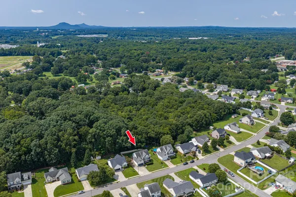 908 CAROLE SUMMEY DR