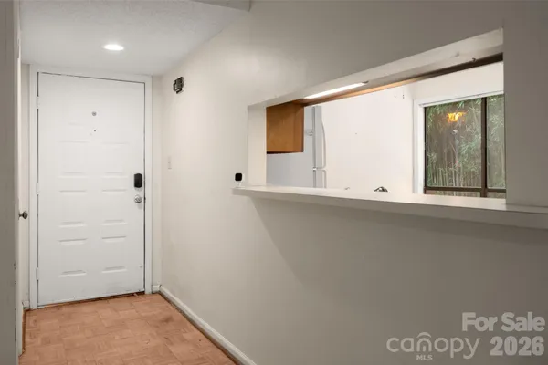 7203 WINERY LN