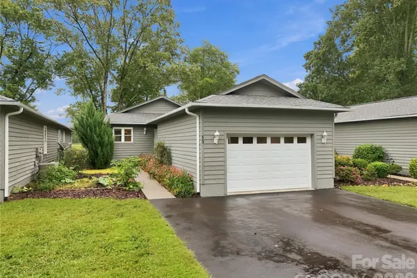 53 SOUTHERN FAIRWAY CT D2