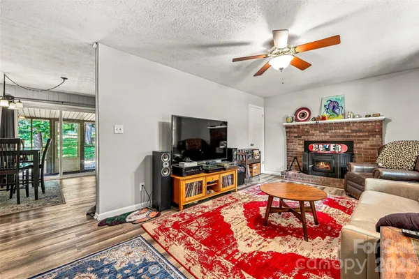 28 FAIRHAVEN CT