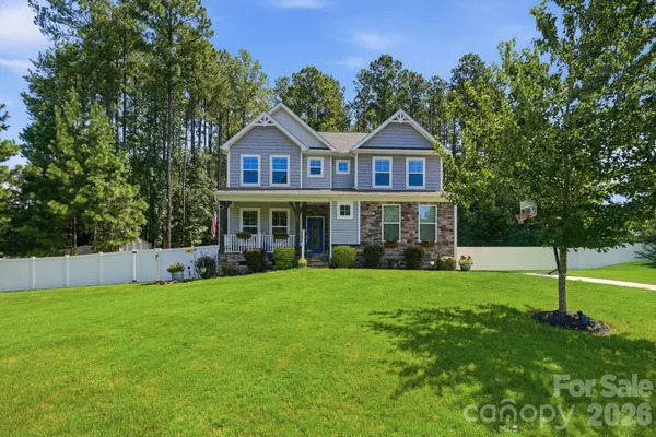 607 WINTER WALK LN