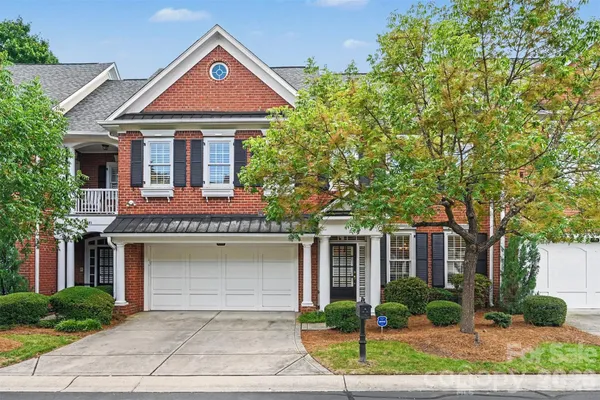 7526 BLUESTAR LN