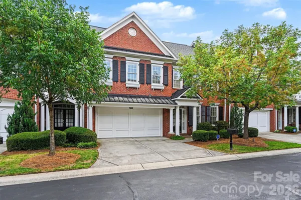 7526 BLUESTAR LN
