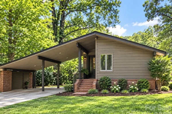 103 BROOKWOOD DR