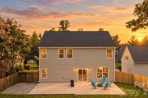 232 WRAYHILL DR