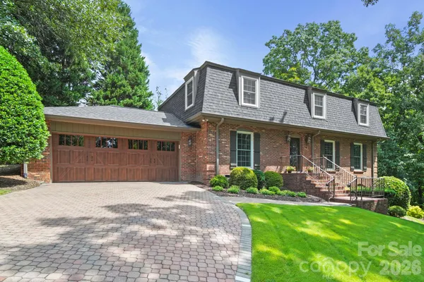 200 KEYHOLE CT