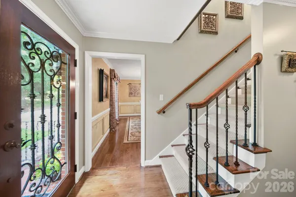 200 KEYHOLE CT