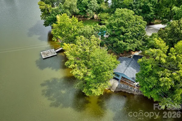 2143 PENINSULA DR