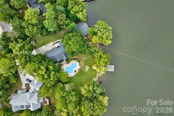 2143 PENINSULA DR