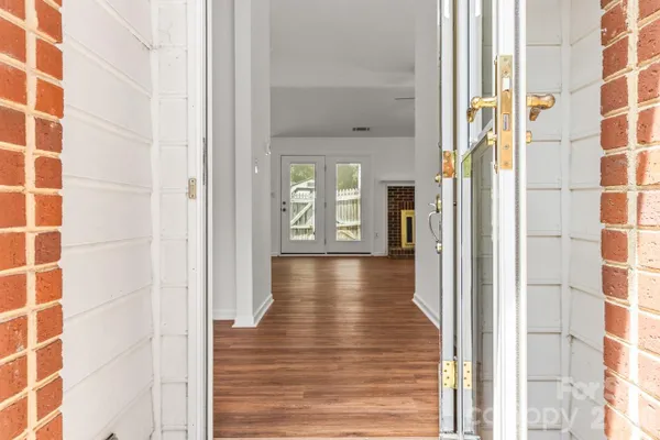 739 OAKBLUFF CIR