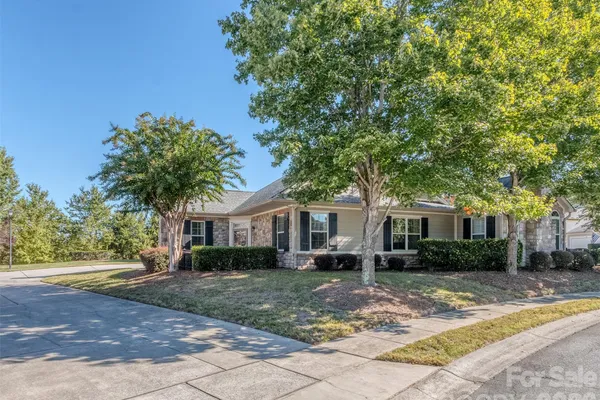 776 LEDGESTONE CT