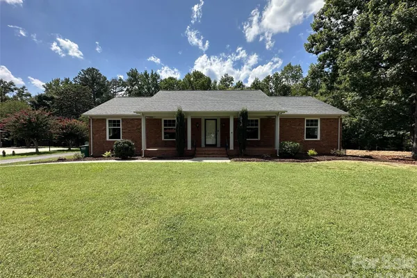 1507 HYMAN DR