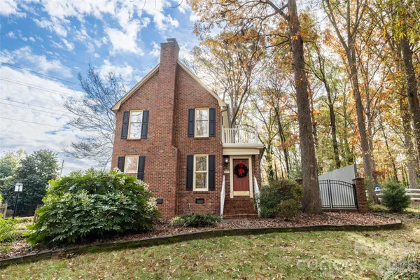 819 WILLOWHAVEN CT