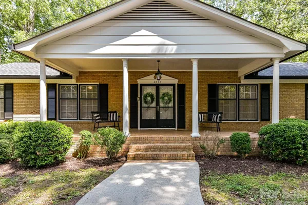 2646 ROLLING HILLS DR