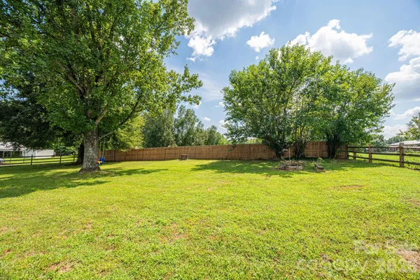 1718 WOOLIE RD