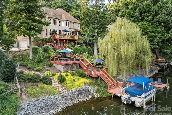 135 RIDGETOP RD