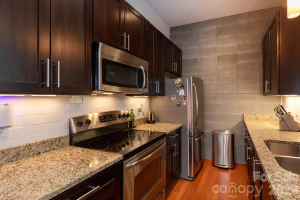2116 MCCLINTOCK RD 122