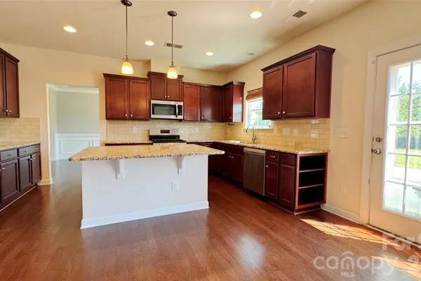 2082 FELDSPAR DR