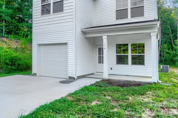 178 E PANTHER CREEK RD
