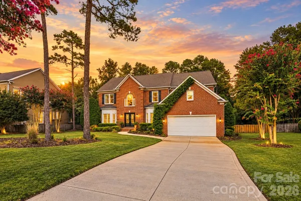 7337 VERSAILLES LN