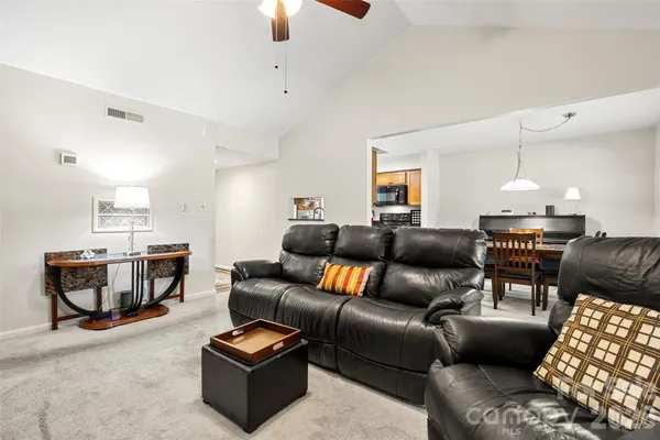 7912 GREENSIDE CT