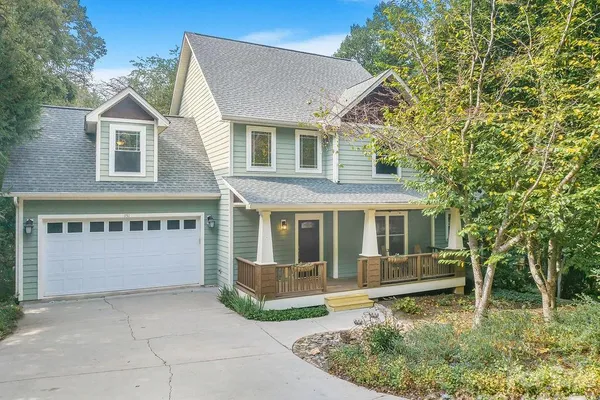 151 HILLSIDE DR