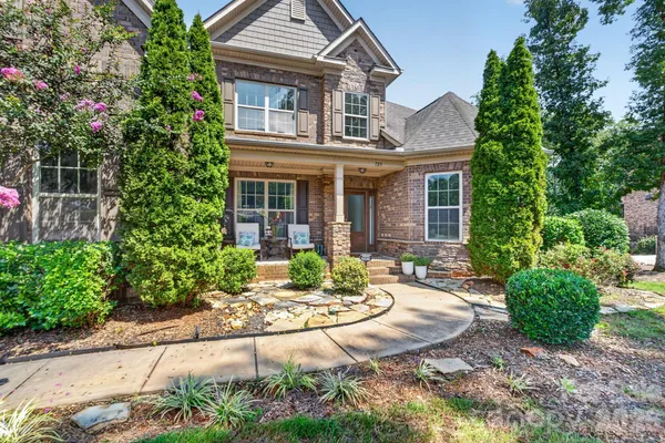 725 FAWNS GLEN PL