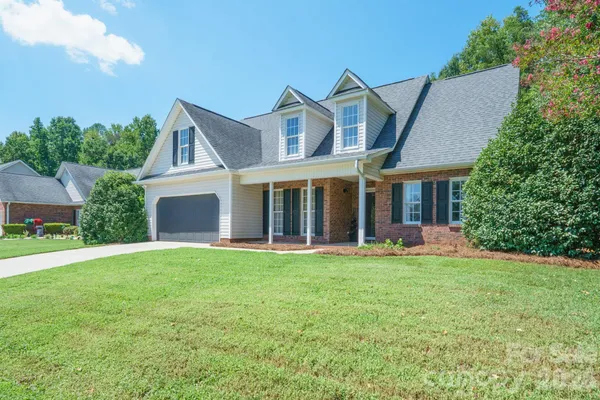 3618 EASTHAMPTON DR