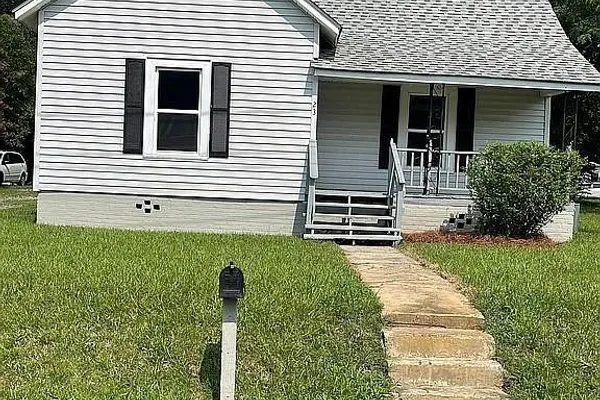 23 SELMA DR