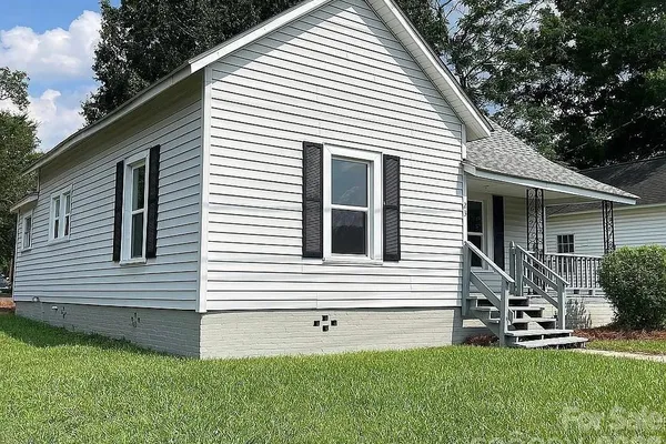 23 SELMA DR