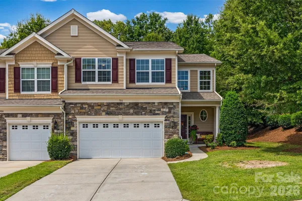 706 DEERBROOK LN