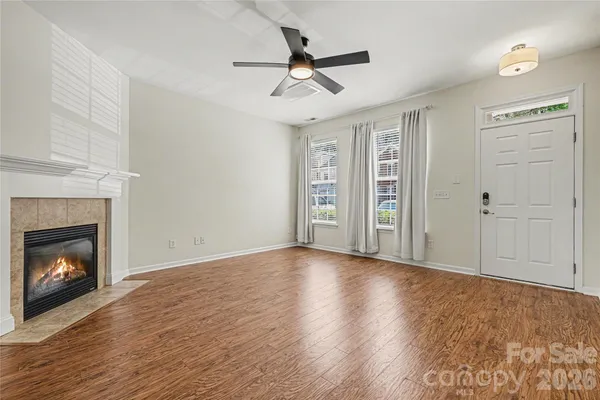 152 CHARTERHOUSE LN