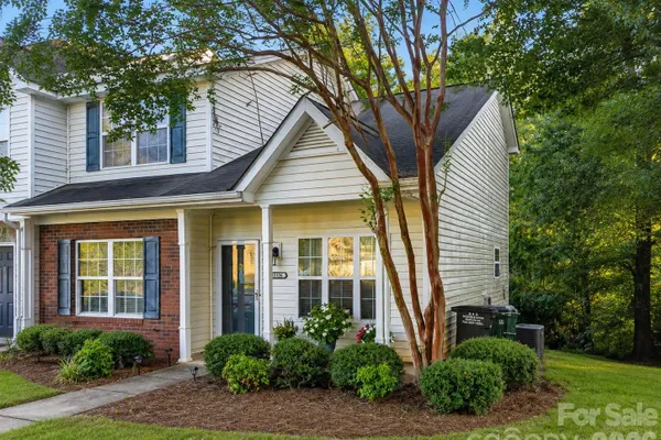 10106 BALLYCLARE CT