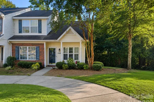 10106 BALLYCLARE CT