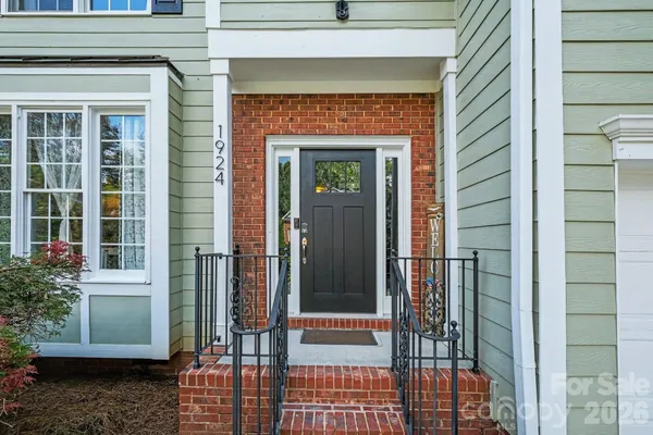 1924 DEARMON DR