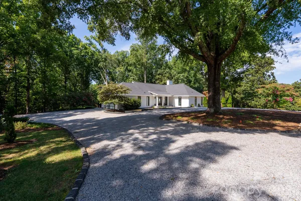 159 SILVER FOX LN