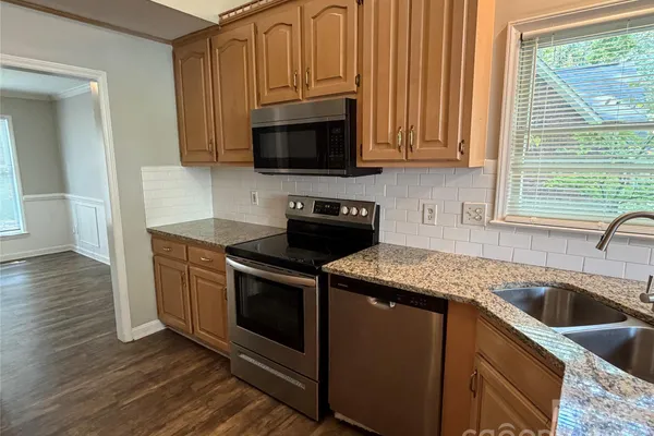1611 PLANTATION TRL