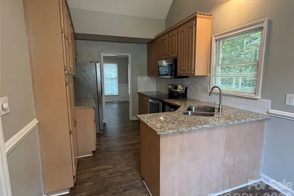 1611 PLANTATION TRL