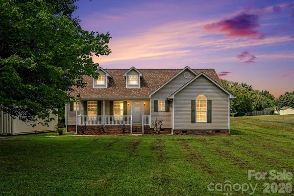 3228 KAREN LN