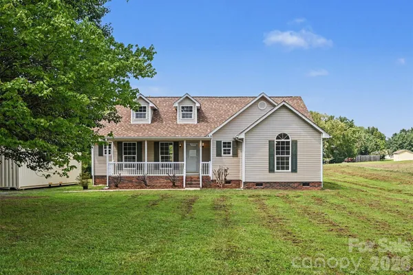 3228 KAREN LN