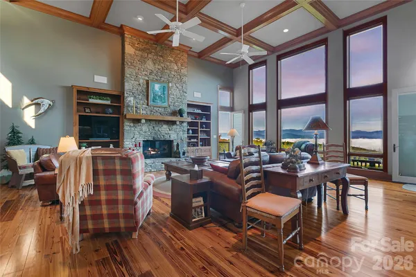 74 WALNUT RIDGE LN