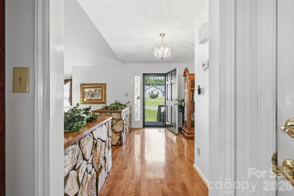 118 SHERWOOD DR