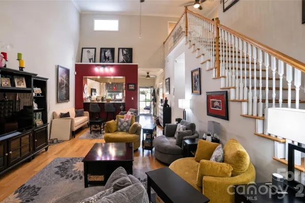 140 LADY SLIPPER LN