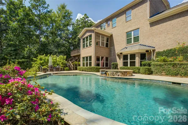 2324 SOMMERTON GLN